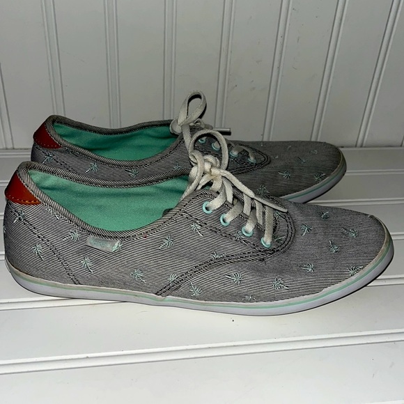 🎉3/20 Vans striped and green palm trees lace up women’s sneakers size 8 - Picture 1 of 6